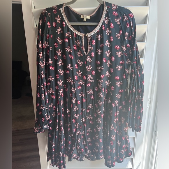 Kori Tunic - Picture 1 of 1